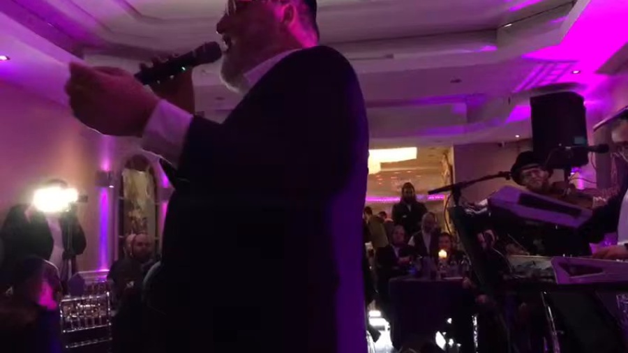 Michoel Schnitzler rocking the bal shem tov song in london|מיכאל שניצלער בלונדון-בעל שם טוב