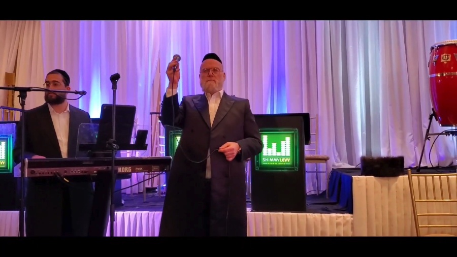 Michoel Schnitzler at wedding with Shimmy Levy & Lev Choir|מיכאל שניצלער, שימי ליוי, מקהלות לב