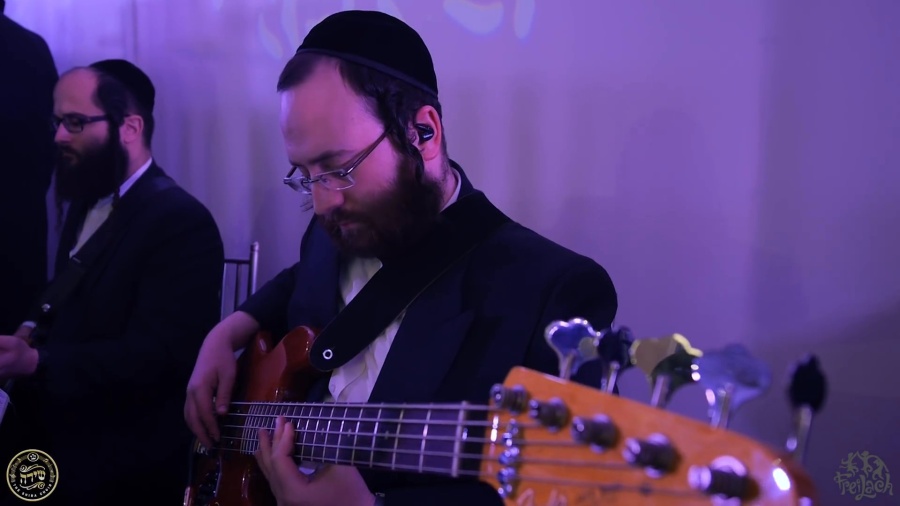 Freilach Band Chuppah Series - Achas & Mi Bon (Mona) - Moti Ilowitz, Avrum Chaim Green & Shira Choir