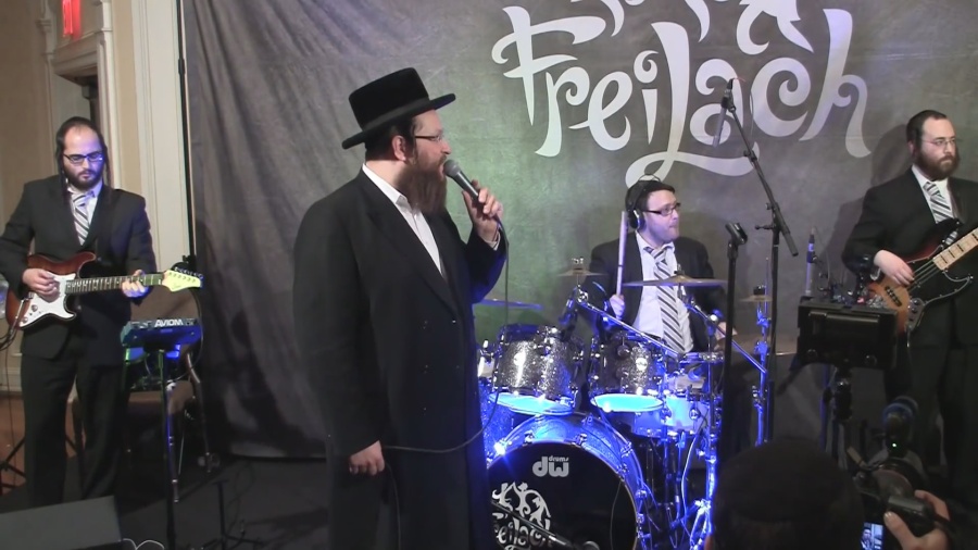 Freilach Band Feat. Shloime Daskal - Vehu/Hein Goalti