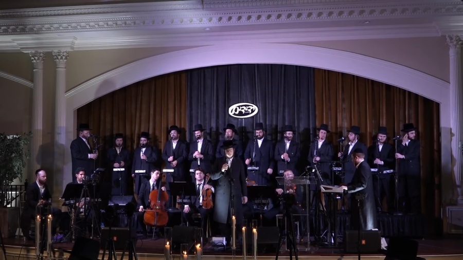 Motty Ilowitz singing his song 'Brivele' with Yedidim Choir