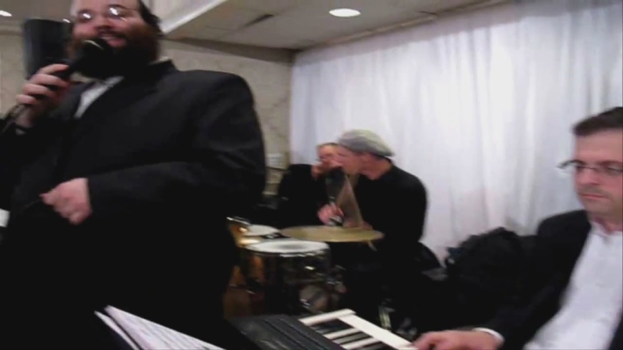 Shloime Taussig with Neginah Orchestra