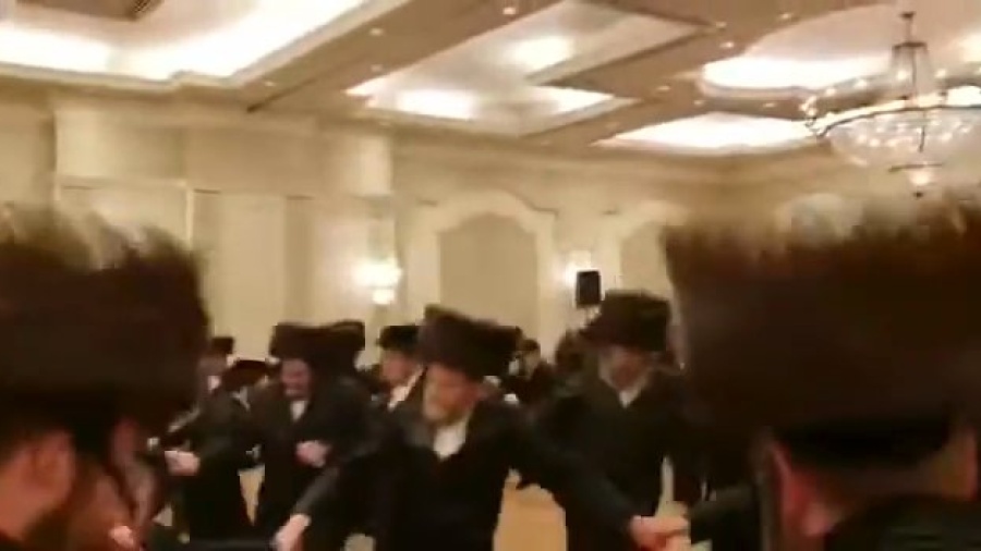 Michoel schnitzler rocking at a wedding Lag beomer 2018!