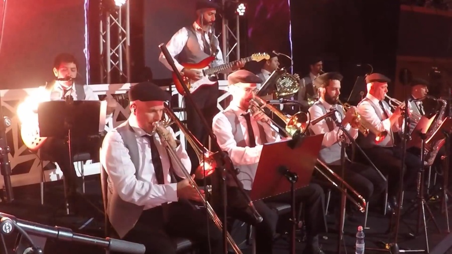 Shloime Gertner - Rock Medley LIVE! 🔥 שלומי גרטנר - מחרוזת שמחה