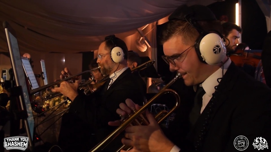 Thank You Hashem Medley – Freilach Band ft. Benny Friedman, Beri Weber, Pumpidisa & The Shira Choir