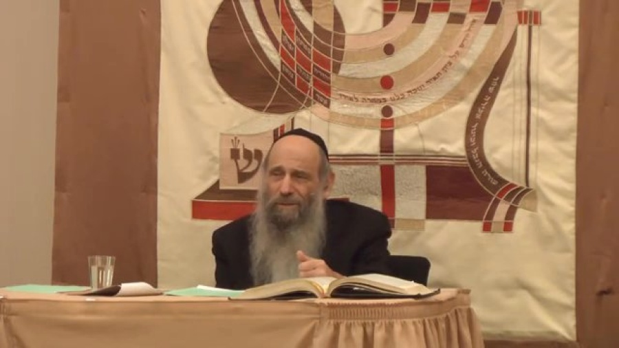 Why Do Men Wear White Robes on Yom Kippur? - Ask the Rabbi Live with Rabbi Mintz