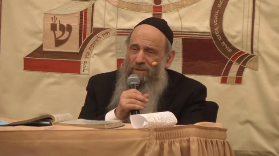 Why Don't Religious Jews Propose with a Ring?- Ask the Rabbi Live with Rabbi Mintz