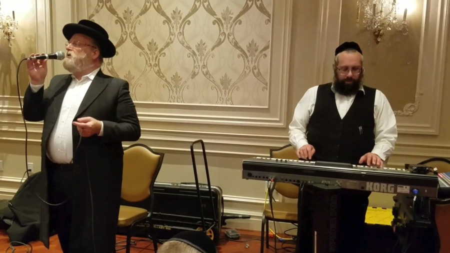 Michoel Schnitzler rocking a first dance, at ateres chynka in bp|מיכאל שניצלער בחתונה