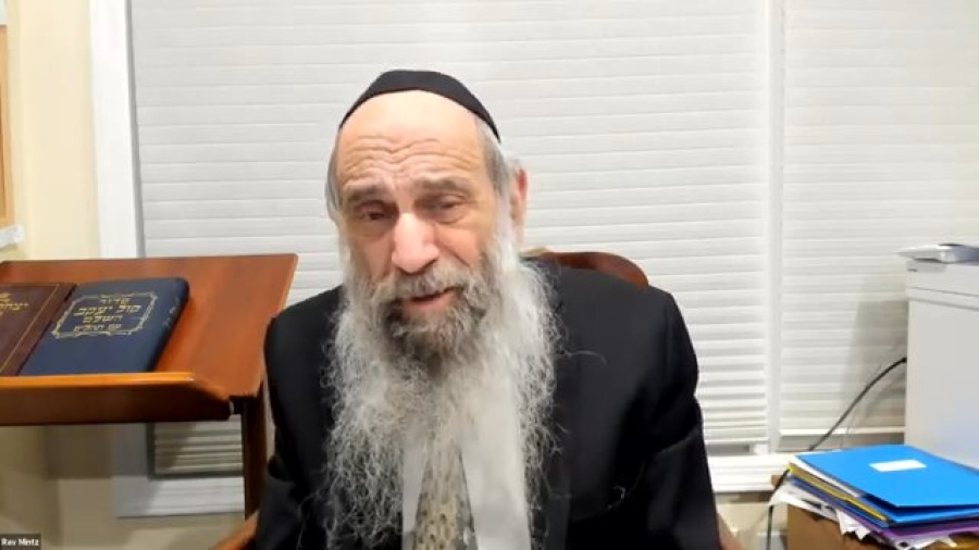 Yarmulke or Tzitzis? | Ask the Rabbi Live with Rabbi Chaim Mintz