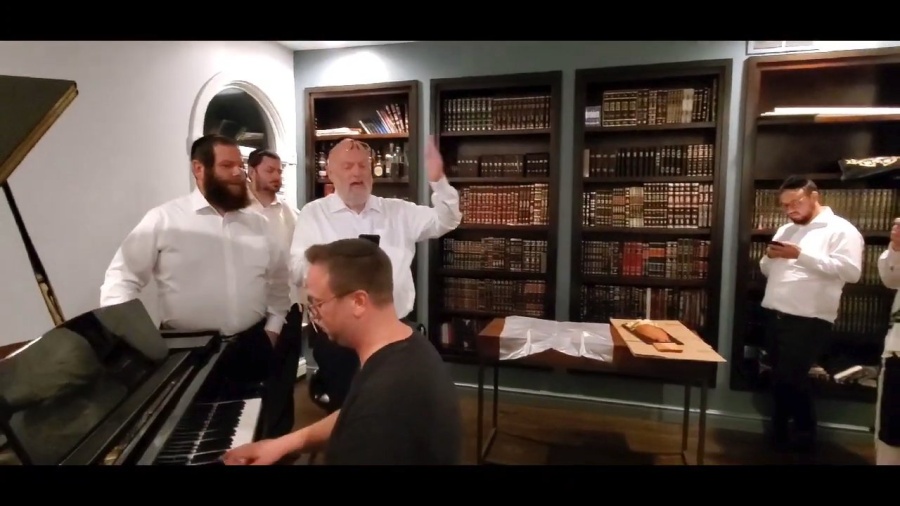 Michoel Schnitzler Sings Kol Nidrei with Gershon Freishtat|מיכאל שניצלער-קל נדרי עם גרשון פריישטאט