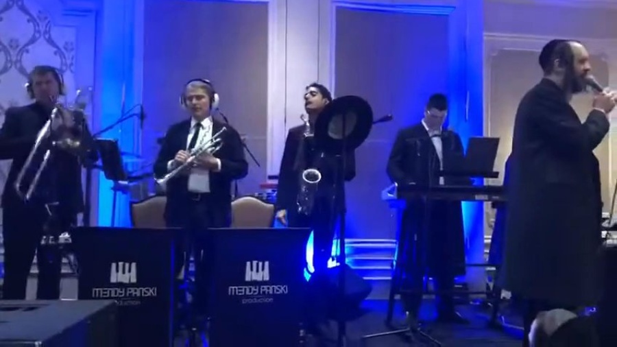 Shimmy Engel singing oldies with mendy panski production and zemiros choir