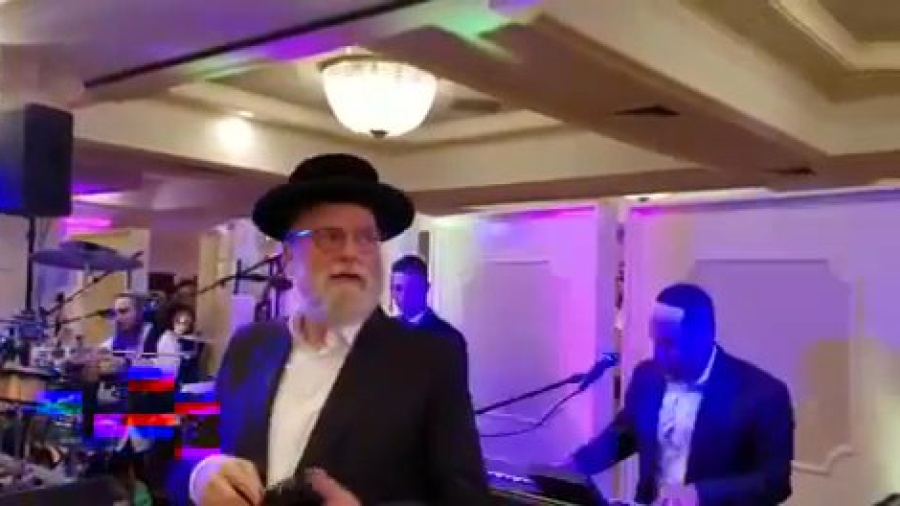 Michoel schnitzler rocking at a recent wedding in bp with Moshe Kestenbaum, Pinny Lunger & Simon