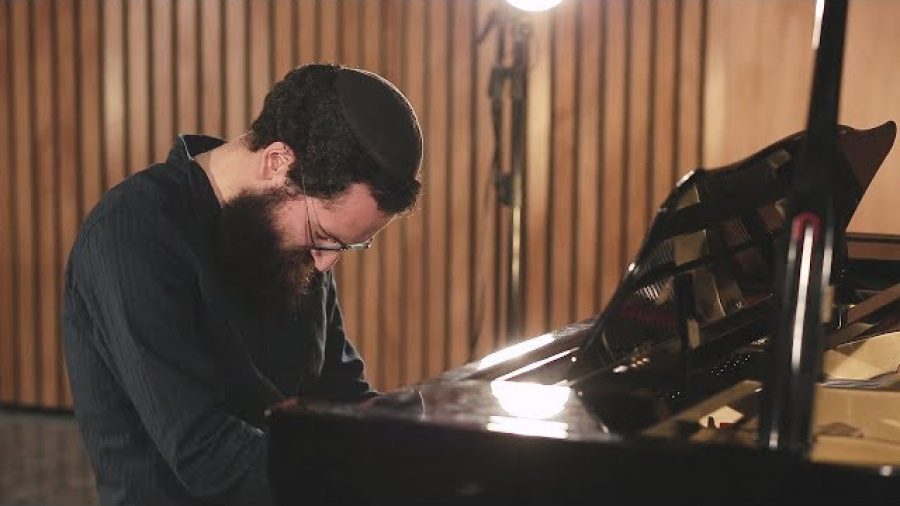 Kol Dodi Dofek - קול דודי דופק