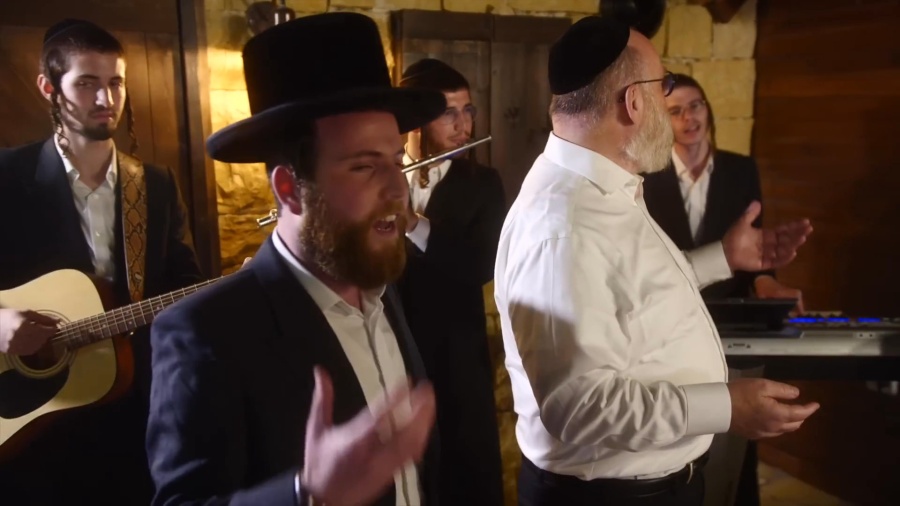 Michoel Schnitzler Yuda, Yossi Fried Tov Lehodos|מיכאל שניצלער יידאלע מנדלסון יוסי פריד טוב להודות