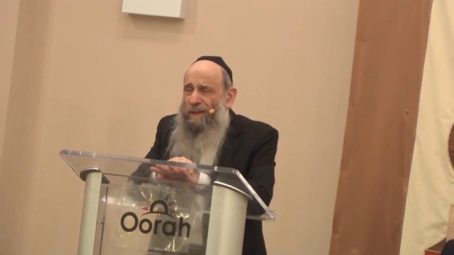 Isn't Makeup Immodest?- Ask the Rabbi Live with Rabbi Mintz