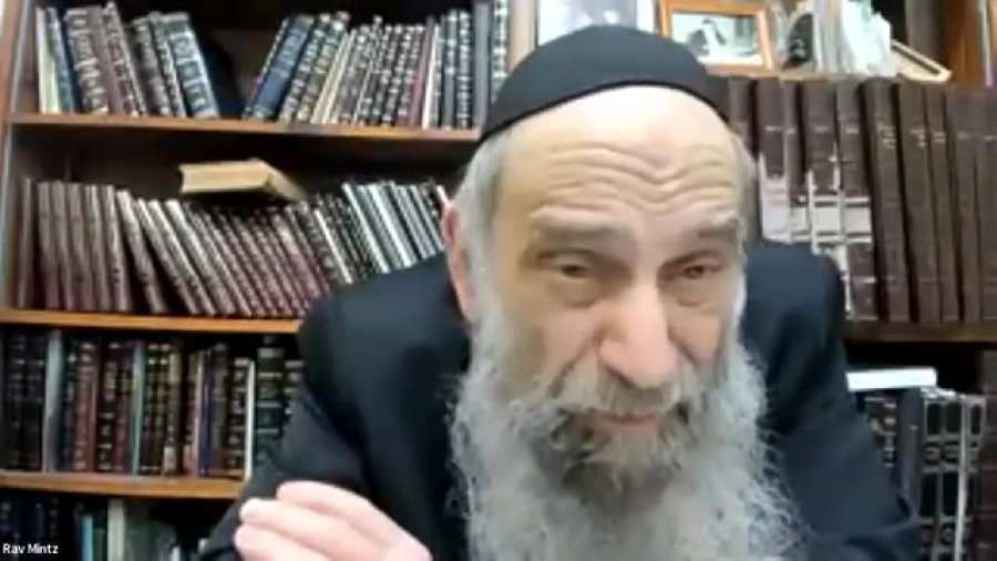 What's better, attending a shiur or using Artscroll? | Ask the Rabbi Live with Rabbi Chaim Mintz