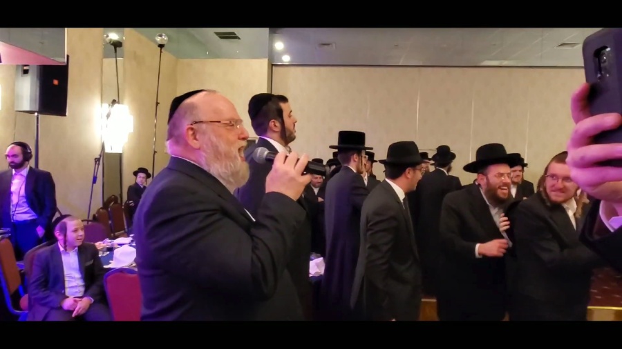 Michoel Schnitzler Rocking At A Bar Mitzvah, with Lipa Brach, Pinny Lunger, and Chilu Posen!