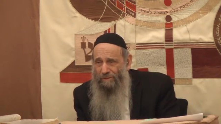 Why Do Rabbis Have Beards? - Ask the Rabbi Live with Rabbi Mintz