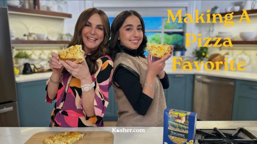 Combining That Great Mac & Cheese and Pizza on Sunny Side Up! 