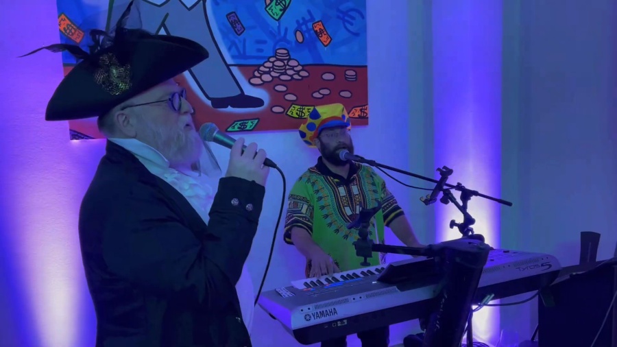 Michoel Schnitzler rocking Purim 2022|מיכאל שניצלער פורים תשפ״ב