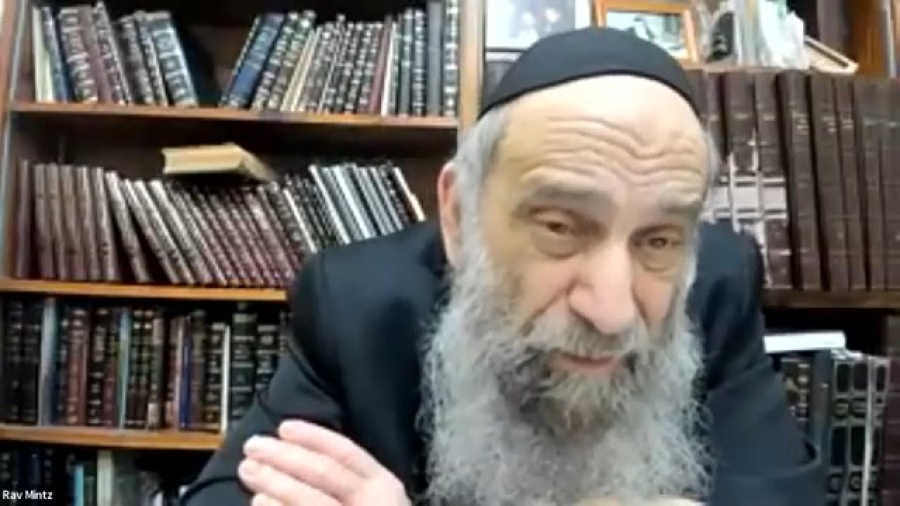 Is it ok to honor a non-observant or dishonest person? | Ask the Rabbi Live with Rabbi Chaim Mintz