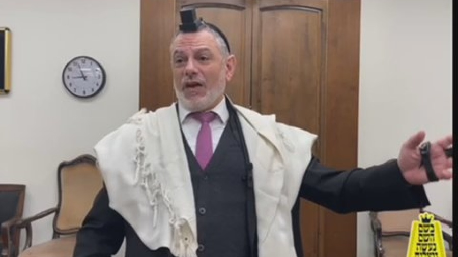 Rabbi Yechezkel Somekh: The Proper Way of Leaning By the Pesach Seder