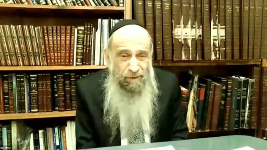 Are images on coins and bills considered idols? | Ask the Rabbi Live with Rabbi Chaim Mintz