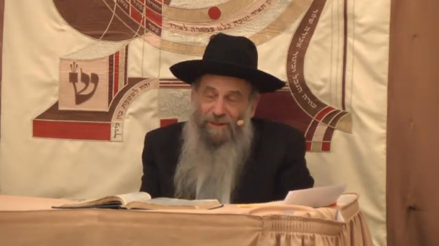 Rabbi Moshe Feinstein - A Story for his Yahrtzeit - Ask the Rabbi Live with Rabbi Mintz