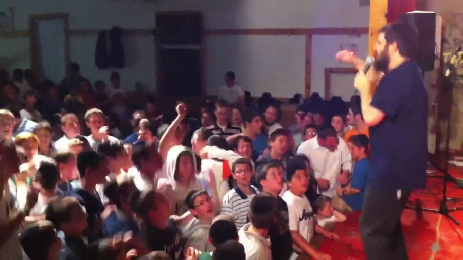 Benny Friedman Breaks Out Color War at Camp Rayim - Jewish Music