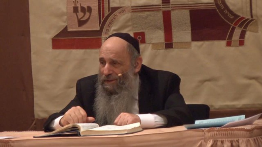 Passover Hagaddah - Why Doesn't it Stick to the Point? - Ask the Rabbi Live with Rabbi Mintz