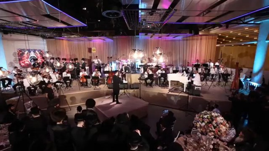 Dudi Linker, Malchis choir, Yoeli Dikman Orchestra - "Vesashpia Reach Kodshechu"