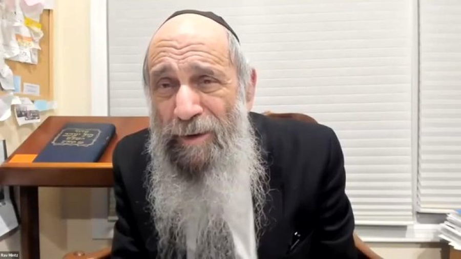 Can I keep a gift card to a bagel store over Passover? | Ask the Rabbi Live with Rabbi Chaim Mintz