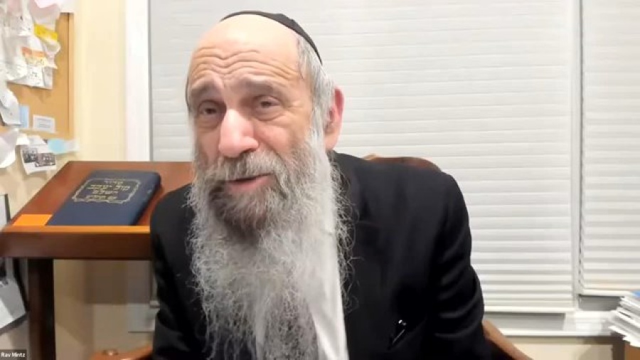 Can an average person give blessings to others? | Ask the Rabbi Live with Rabbi Chaim Mintz