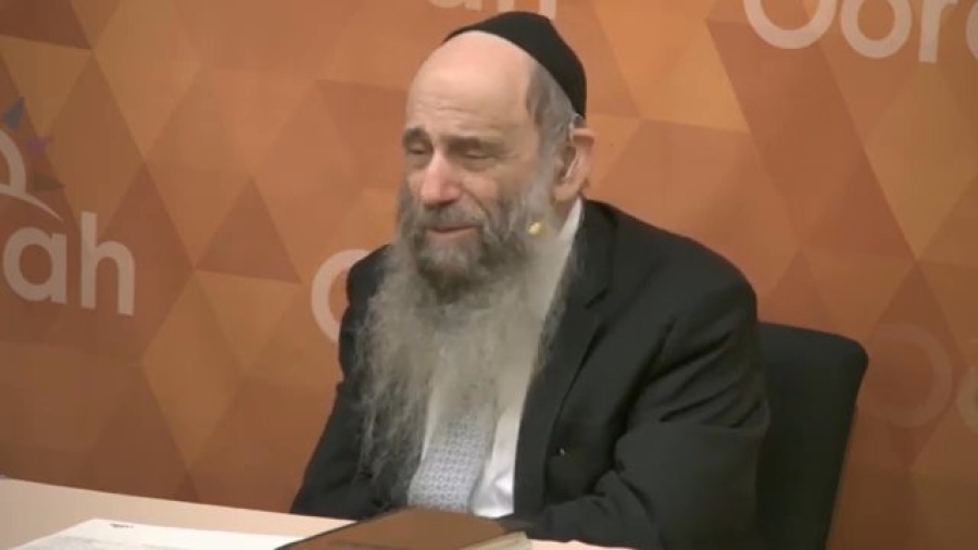 "My Kids Prefer Pizza and Ziti over Gefilte Fish"- Ask the Rabbi Live with Rabbi Mintz