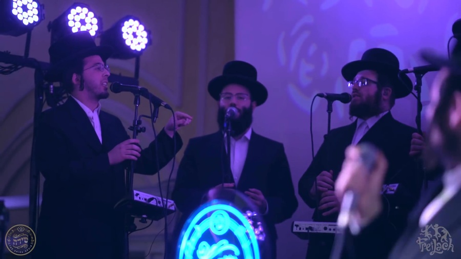 Ani Holech - Freilach Band ft. Shmueli Ungar & Shira Choir