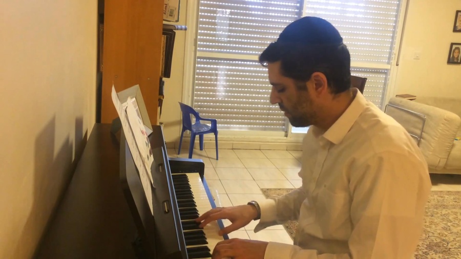 Ari Goldwag Hasneh Bo'er (Aharon Razel cover) ארי גולדוואג הסנה בוער (אהרן רזאל)