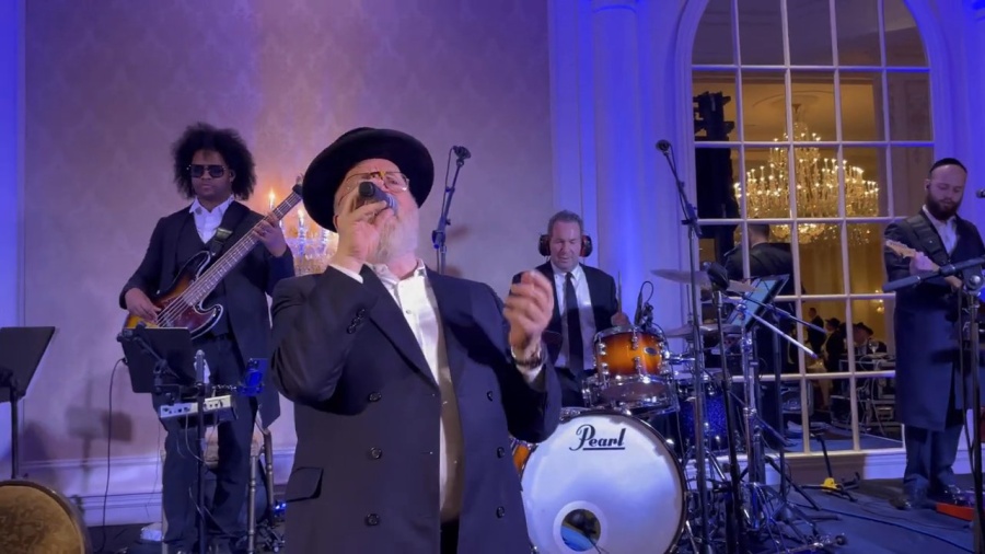 Michoel Schnitzler on 🔥 with A Team Band~first dance set!מיכאל שניצלער עם תזמורת עי טים